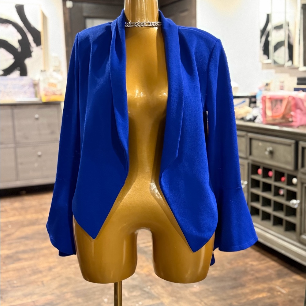 Elegant Sapphire Blue Women's Blazer